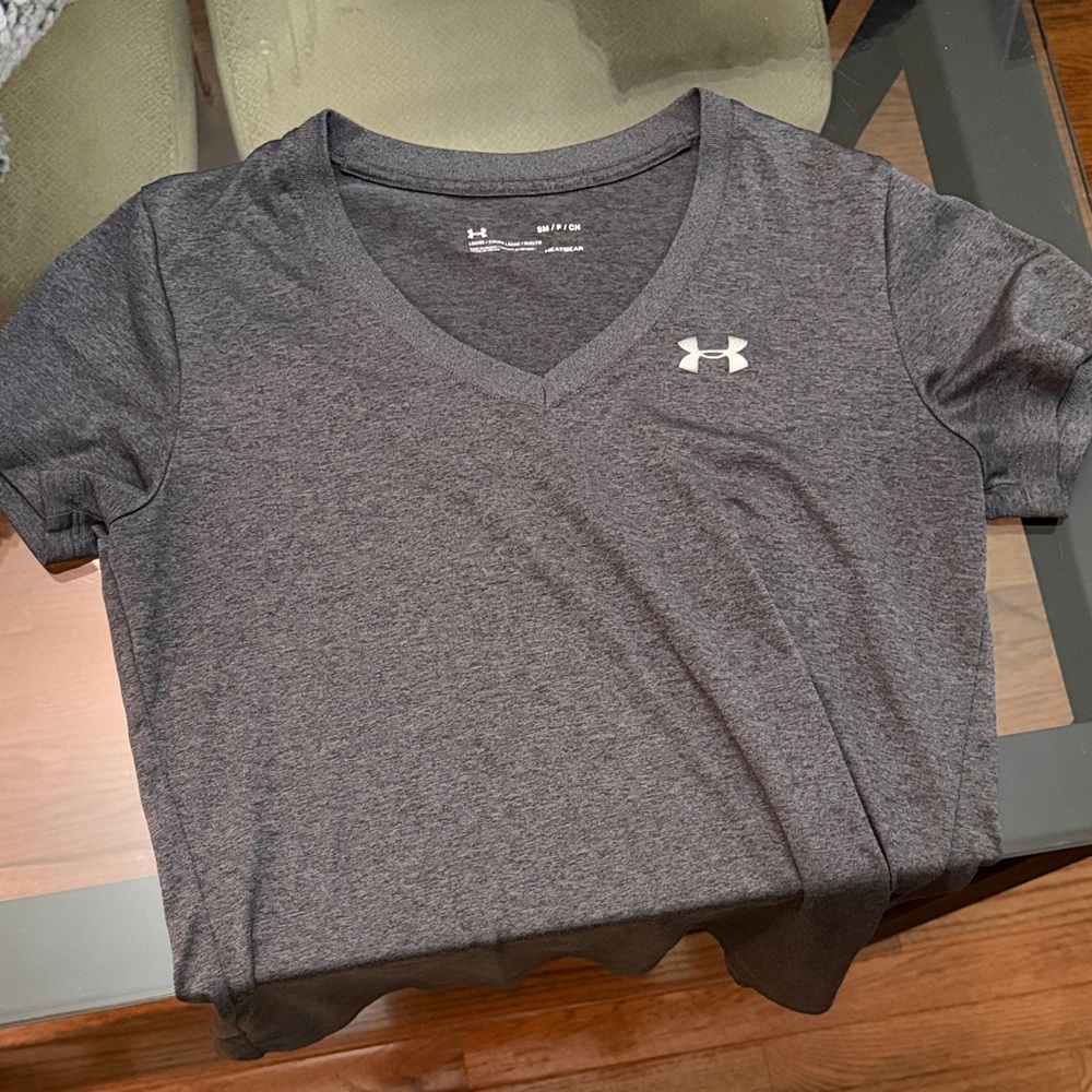 Under Armour Gray V-Neck Short Sleeve Performance Tee